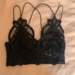BLACK LACE BRALETTE!